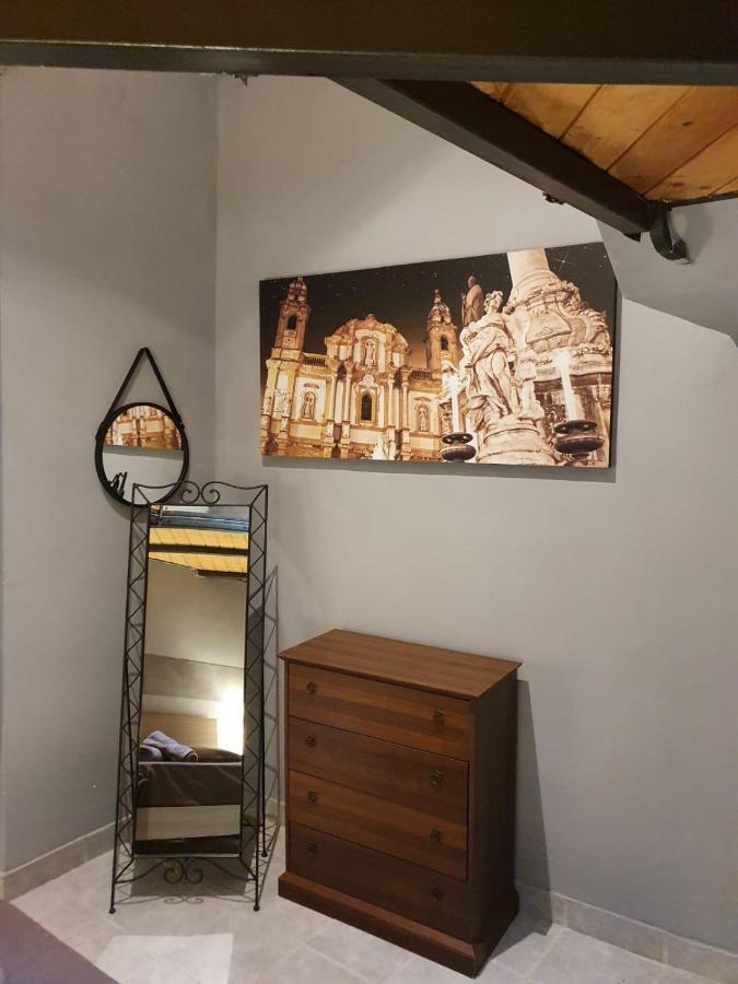 " Gattopardo Suite " Experience Apartment Palermo Luaran gambar